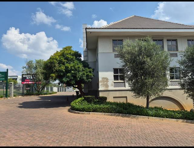 280M² OFFICE TO LET IN HYDE PARK